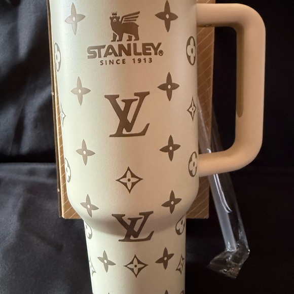 New Stanley 40oz Laser Engraved LCreamV Tumbler with Straw - Picture 2 of 7